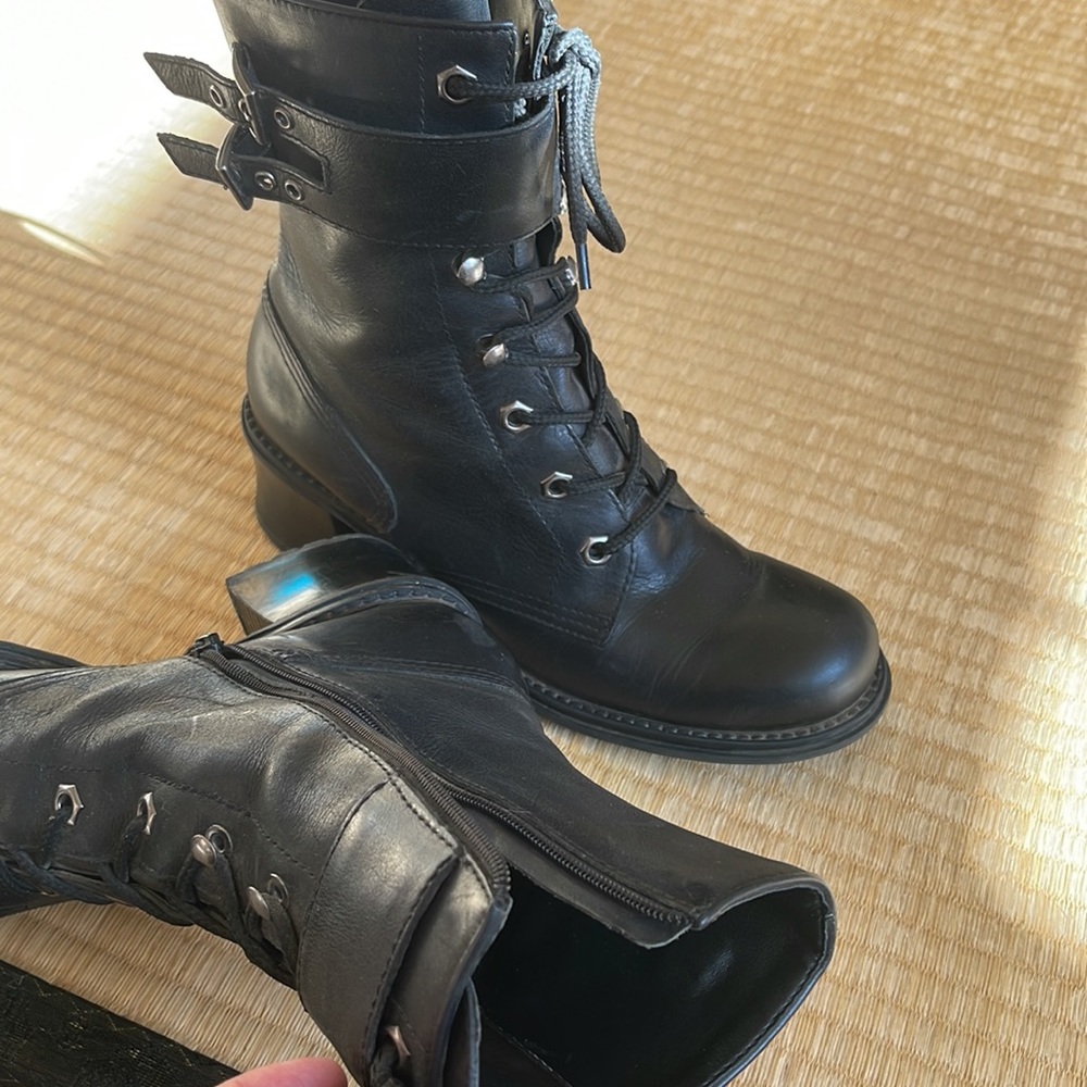 ๐ REAL LEATHER Moto Boots 2โ heel - Picture 9 of 10